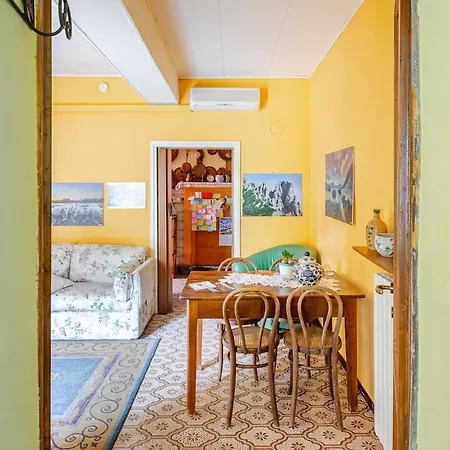 La Corte Della Carla - Cozy In The Old Court Ferienhaus Lierna