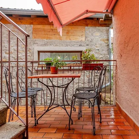 بيت للعطل La Corte Della Carla - Cozy In The Old Court ليرنا